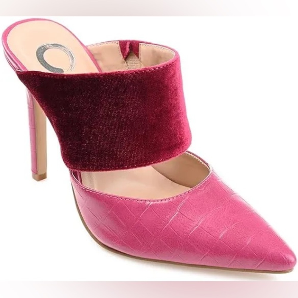 Journee Pumps